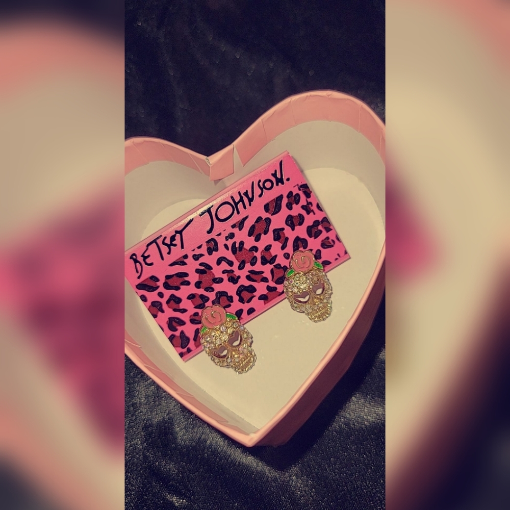 Betsey Johnson flower skull earrings